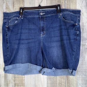 New Directions Size 24W 5 Pocket Medium Blue Denim Shorts Distressed Emb…
